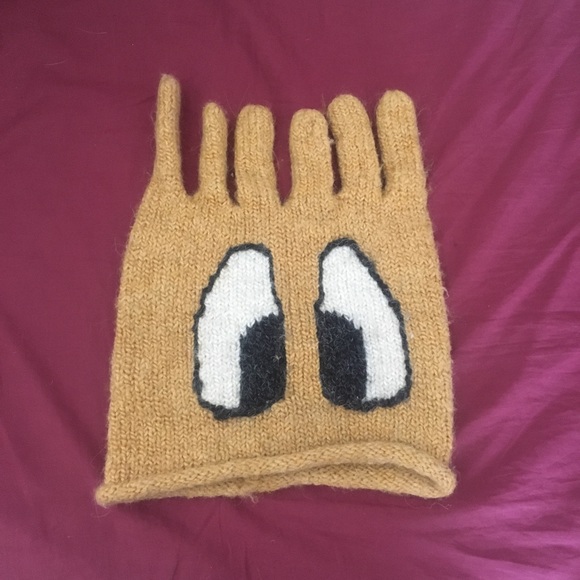 Perika winter hat by Peruvian Trading Co. - Picture 1 of 4